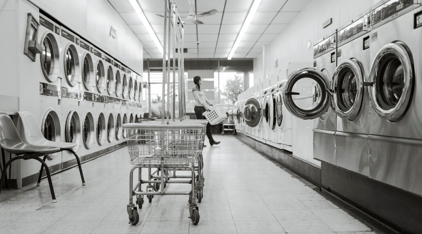 Self-Service vs. Full-Service Laundry in Bangkok: Which One Is Right for You? 