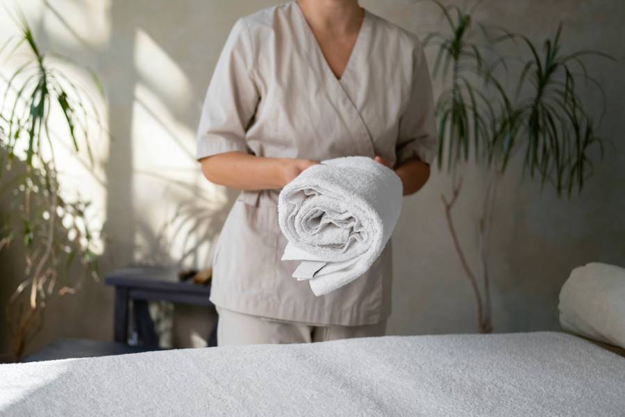 Why Spas in Sukhumvit Need Professional Laundry Services