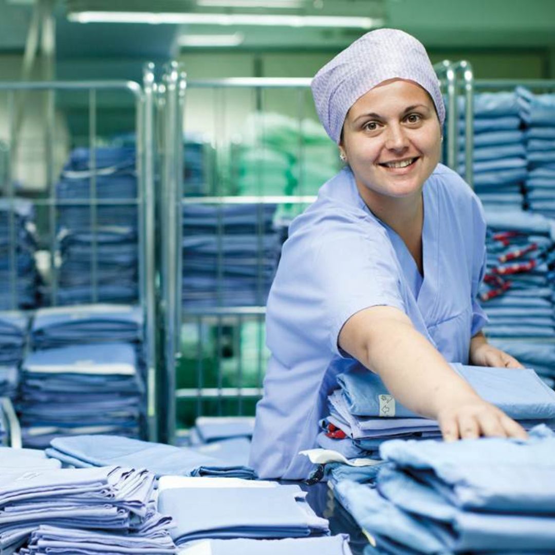 Top Benefits of Outsourcing Laundry for Clinics and Healthcare Facilities